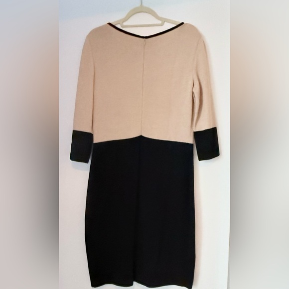 St. John Collection Gold and Black Sheath Dress, 3/4 Sleeve Crew Neck, Size 10 - Picture 3 of 5